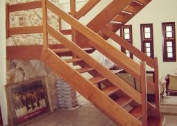 Escadas de Madeira em Curitiba